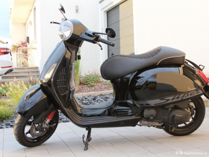 Vespa GTS 300 zwart